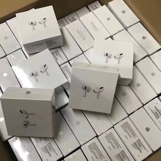 pallets de AirPods en liquidación en México