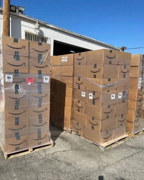 pallets de cajas sorpresa en liquidación en México