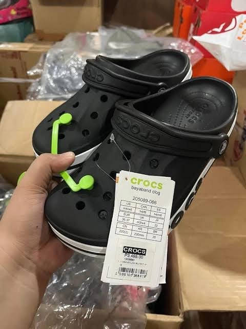 pallets de Crocs en liquidación en México