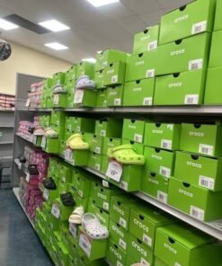 pallets de Crocs en liquidación en México