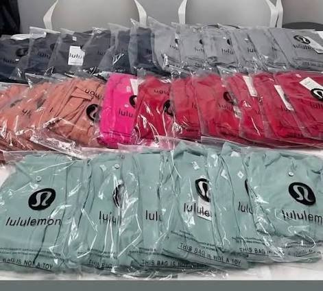marca de ropa deportiva lululemon